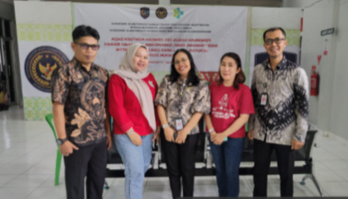 Tim Lab RSUD Mas Amsyar Lakukan Deteksi Dini TBC di Lapas Narkotika