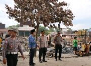 Bantu Ringankan Beban Warga, Kapolres Katingan Salurkan Bansos