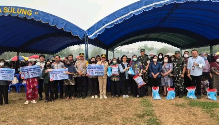 Karhutla Masih Terjadi, Gubernur Kalteng Salurkan Bantuan bagi Warga Katingan