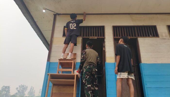 TNI AD dan Masyarakat Bergotong Royong Wujudkan Sekolah Lebih Layak