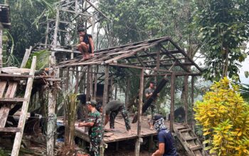 Harapan Baru bagi Ibu Pasui, TNI AD Bantu Rehabilitasi Rumahnya