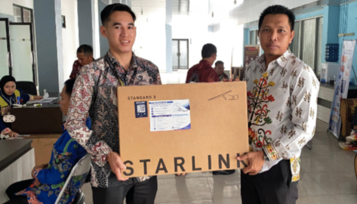 Akses Digital Diperluas, Desa Galinggang Katingan Terima Perangkat Starlink